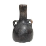 Collection Héritage Khalti Jomaa – Vase design jarre avec double anses en Poterie de sejnane en noir mat