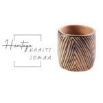 Collection Héritage Khalti Jomaa – Petit cache pot  tubulaire aux rayures contrastées  en noir et beige en Poterie de sejnane – Image 2