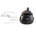 Collection Héritage Khalti Jomaa – Bonbonnière avec couvercle design citrouille de style vintage avec des boules en relief couleur noir en Poterie de sejnane – Image 2