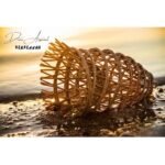 Suspension luminaire design lustre large ajouré fait main en fibre de palmier – Image 3
