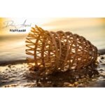 Suspension luminaire design sphère ajouré fait main en fibre de palmier – Image 3