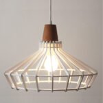 Suspension design Armin Home blanc en blanc Suspension ajourée en lamelles de bois de style vintage fabrication artisanale T4 – Image 3