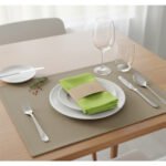 Ensemble de 6 Serviette de Table haut de gamme en Vert anis confectionnée en 100% lin قمرايا raffinées fait à la main M25 – Image 2